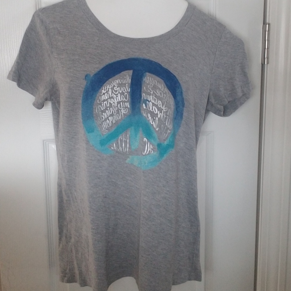 Hollister graphic tee